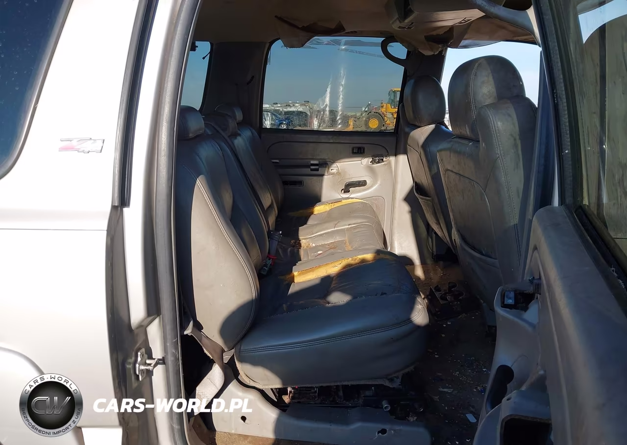 2005 Chevrolet Suburban 1500 Z71 VIN:3GNFK16ZX5G105669 - 8