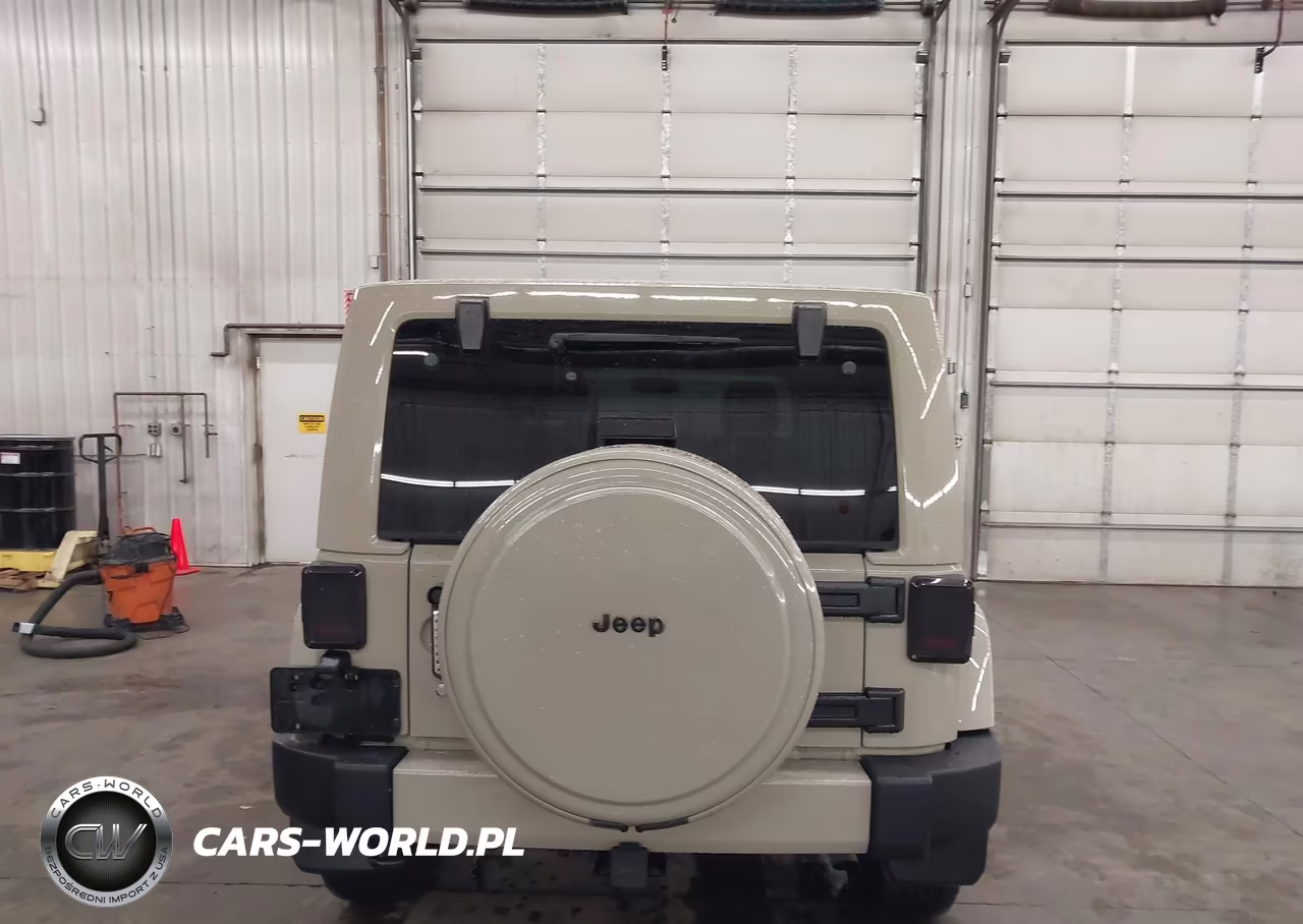 2017 Jeep Wrangler Unlimited Sahara VIN:1C4BJWEG8HL627750 - 16