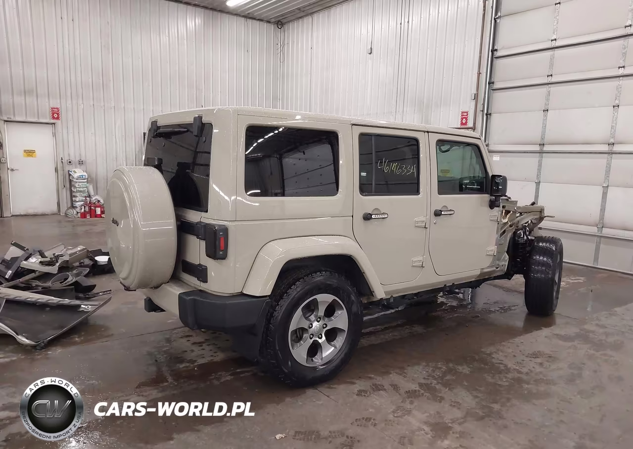 2017 Jeep Wrangler Unlimited Sahara VIN:1C4BJWEG8HL627750 - 4