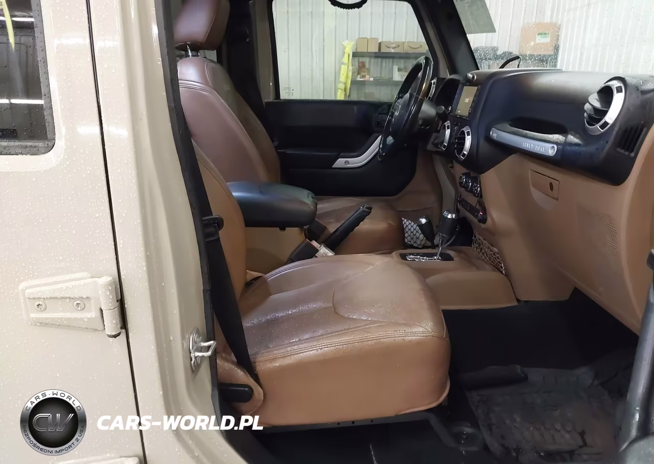 2017 Jeep Wrangler Unlimited Sahara VIN:1C4BJWEG8HL627750 - 5