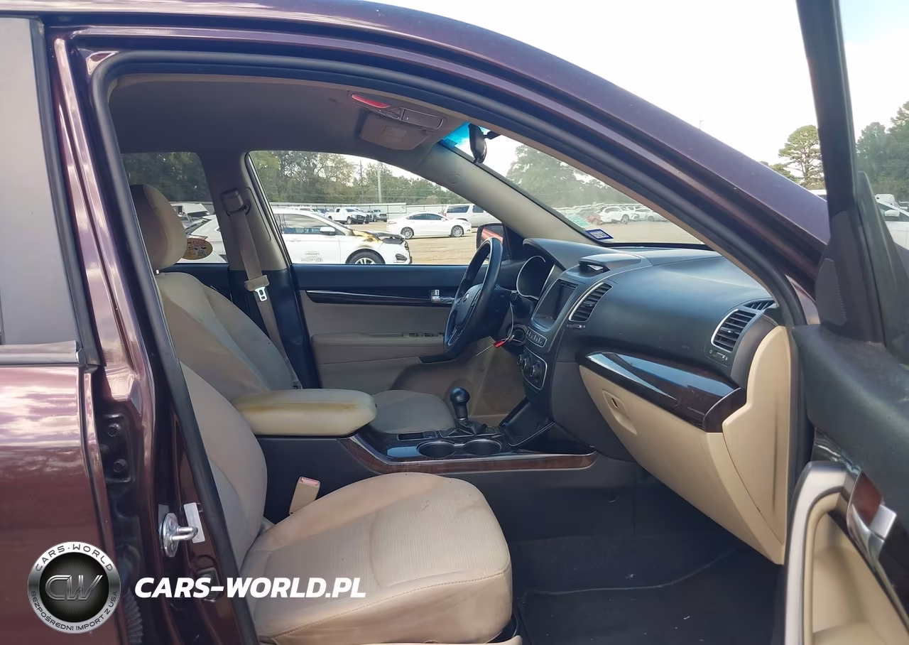 2014 Kia Sorento Lx VIN:5XYKT4A64EG425295 - 5