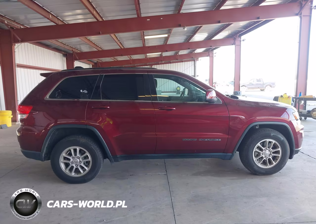 2018 Jeep Grand Cherokee Laredo 4X2 VIN:1C4RJEAG0JC301087 - 13