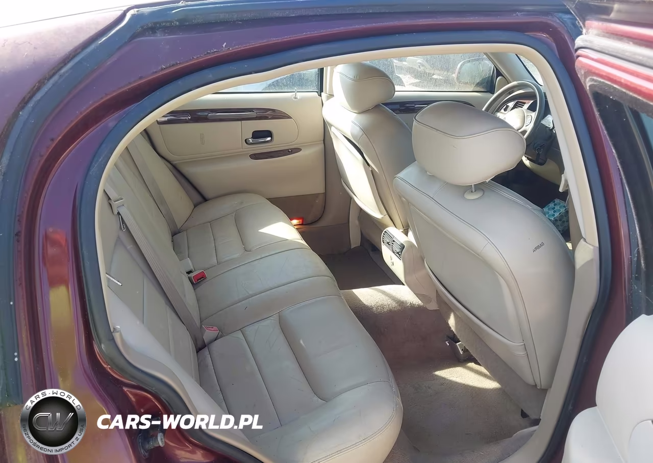 2001 Lincoln Town Car VIN:1LNHM81W91Y724535 - 8