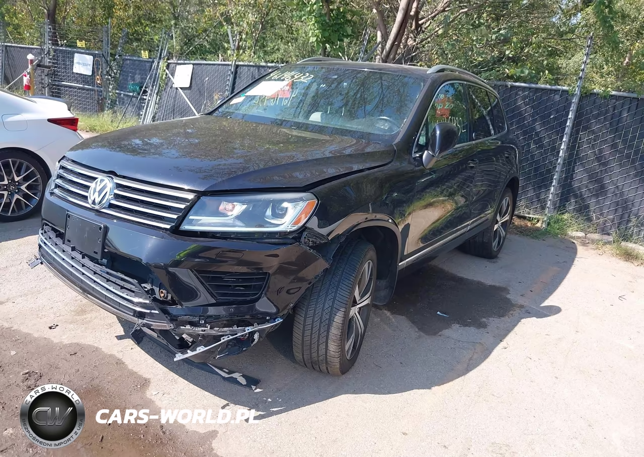 2017 Volkswagen Touareg V6 Wolfsburg Edition VIN:WVGRF7BP3HD003922 - 2