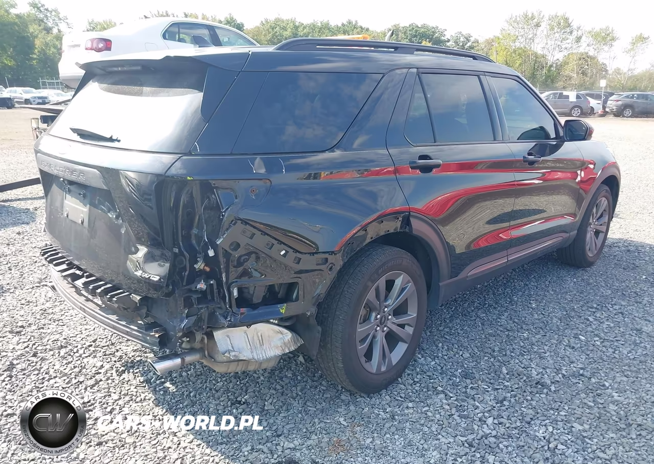 2022 Ford Explorer Xlt VIN:1FMSK8DH1NGB22359 - 4