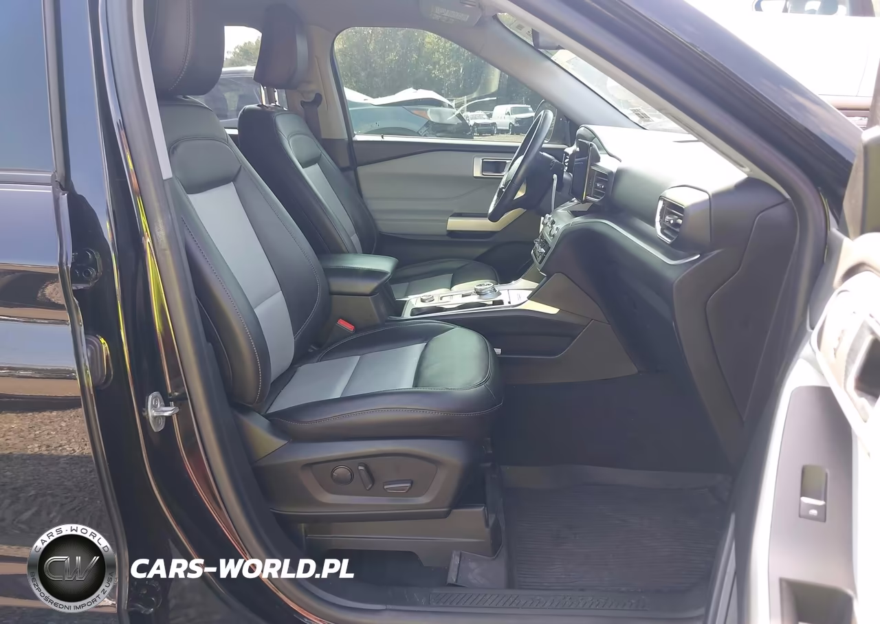 2022 Ford Explorer Xlt VIN:1FMSK8DH1NGB22359 - 5