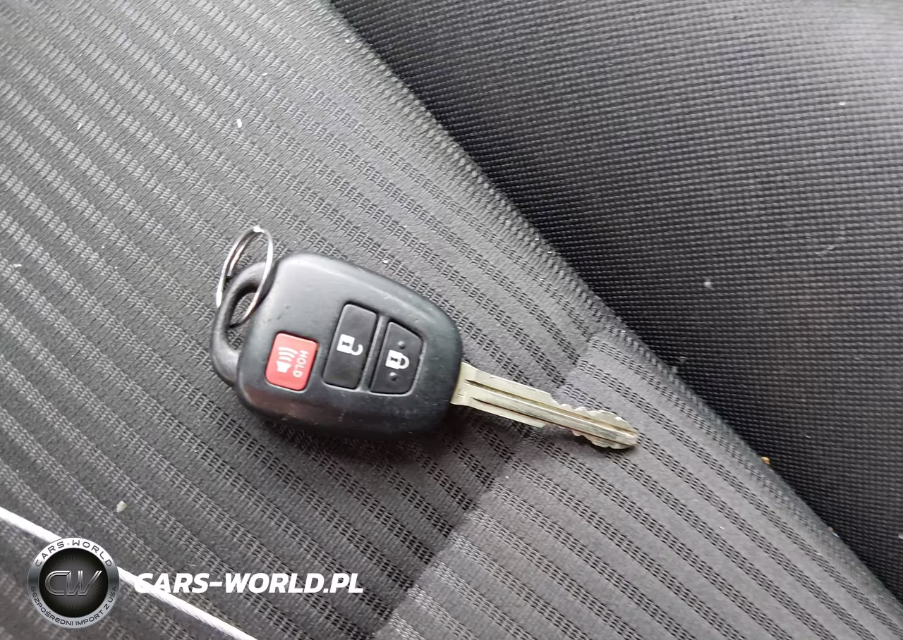 2017 Toyota Rav4 Le VIN:JTMBFREV0HJ136912 - 11