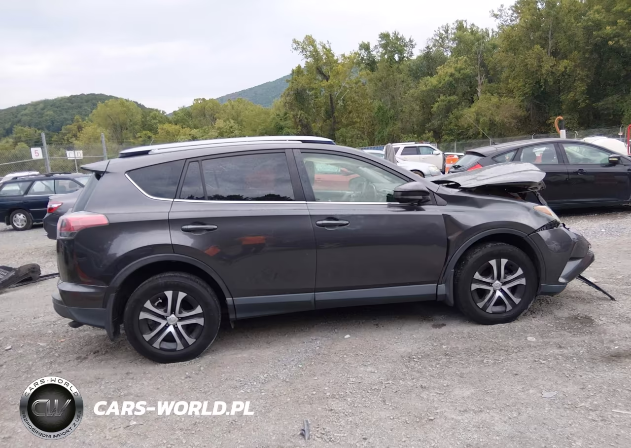 2017 Toyota Rav4 Le VIN:JTMBFREV0HJ136912 - 13