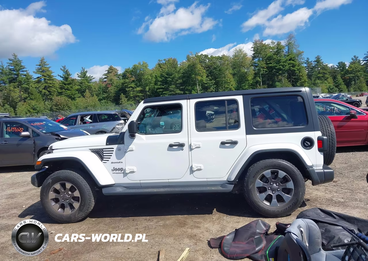 2018 Jeep Wrangler Unlimited Sahara 4X4 VIN:1C4HJXEG0JW149215 - 15