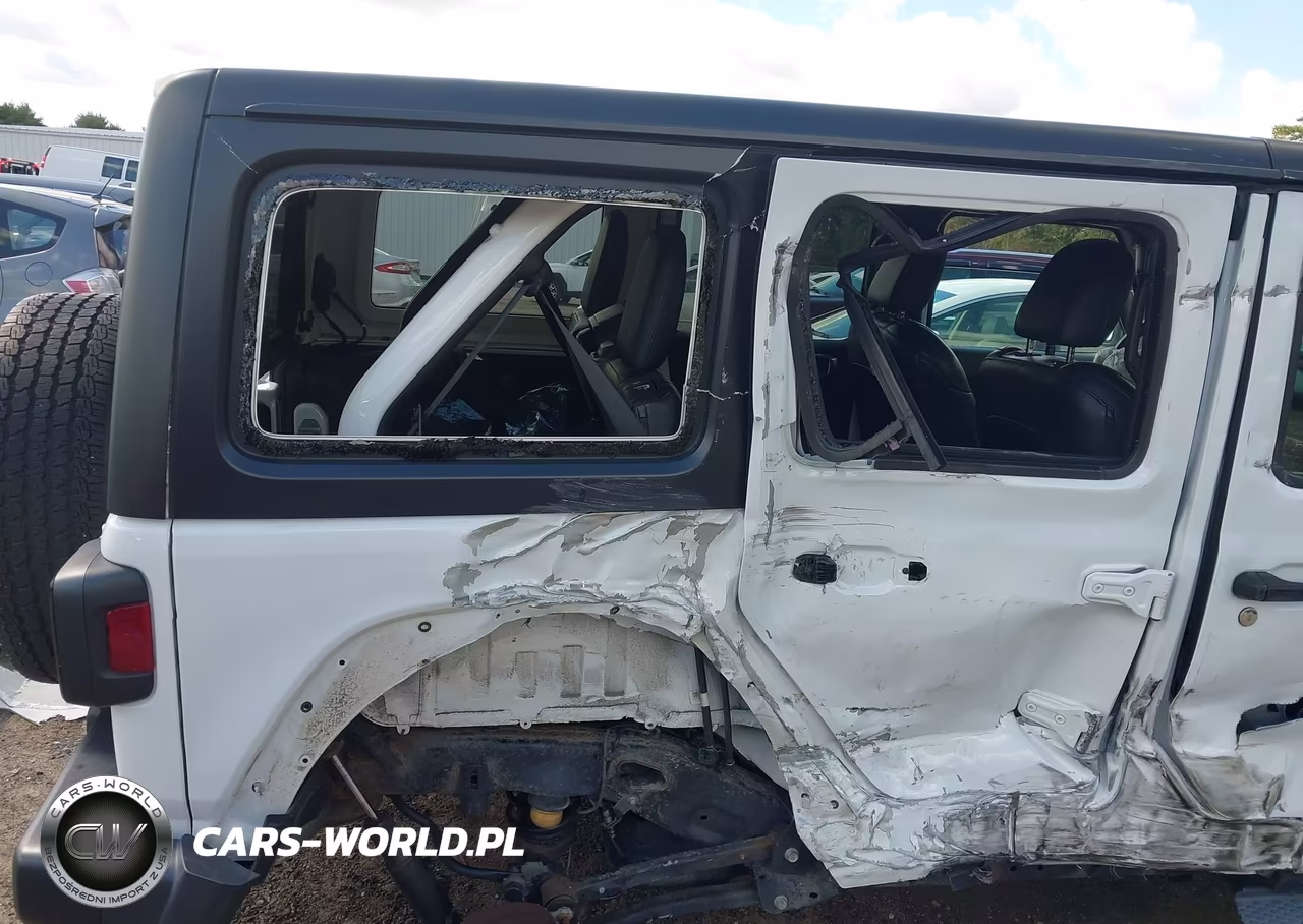 2018 Jeep Wrangler Unlimited Sahara 4X4 VIN:1C4HJXEG0JW149215 - 20