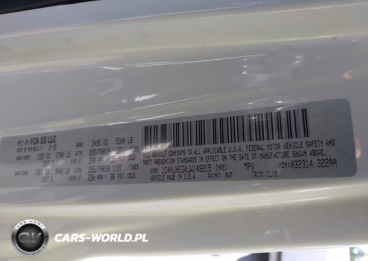 2018 Jeep Wrangler Unlimited Sahara 4X4 VIN:1C4HJXEG0JW149215 - 9