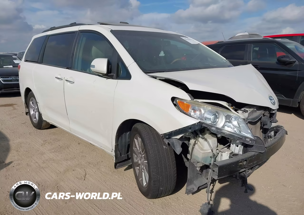 2014 Toyota Sienna Limited V6 7 Passenger