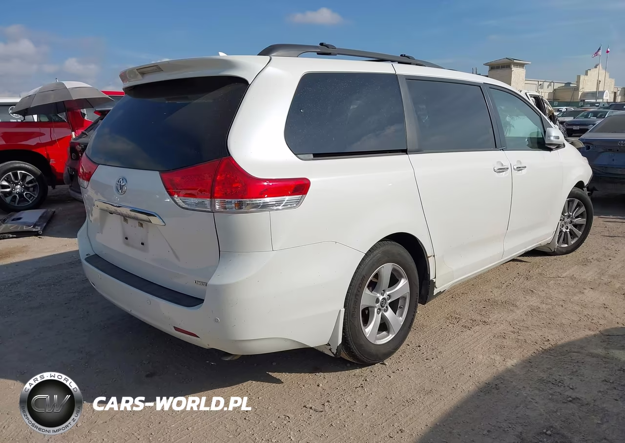 2014 Toyota Sienna Limited V6 7 Passenger VIN:5TDYK3DC8ES468663 - 4