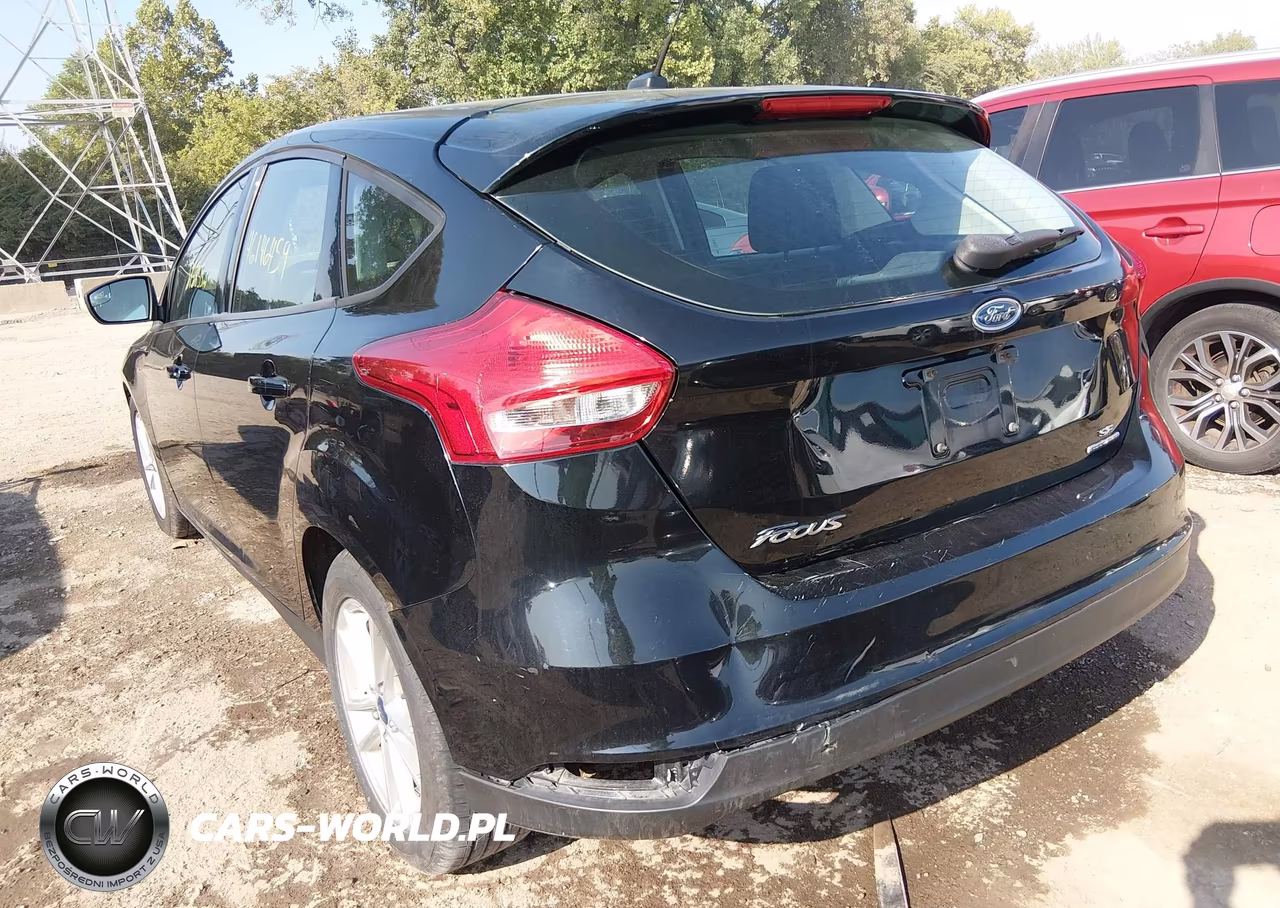 2016 Ford Focus Se VIN:1FADP3K24GL220222 - 3
