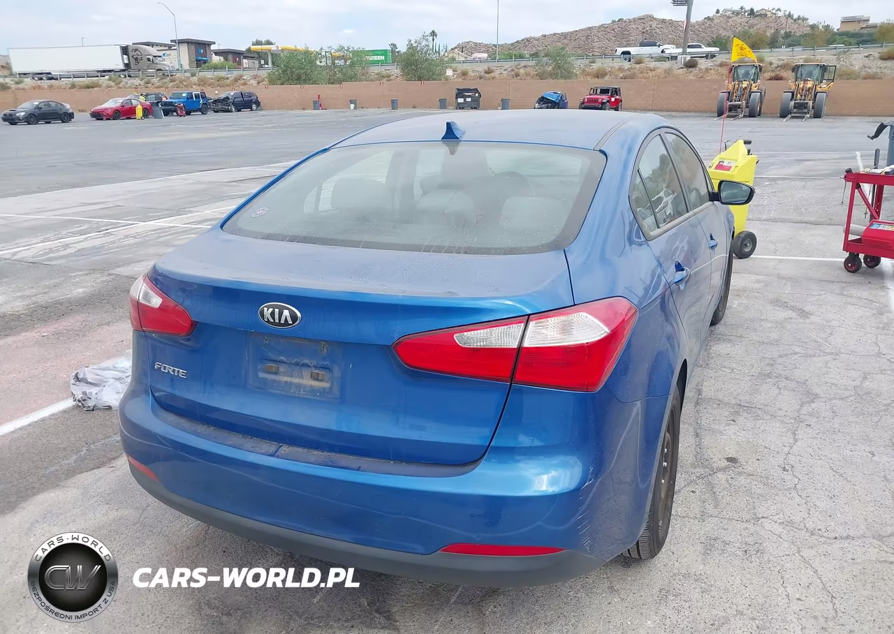 2015 Kia Forte Lx VIN:KNAFX4A6XF5355671 - 4
