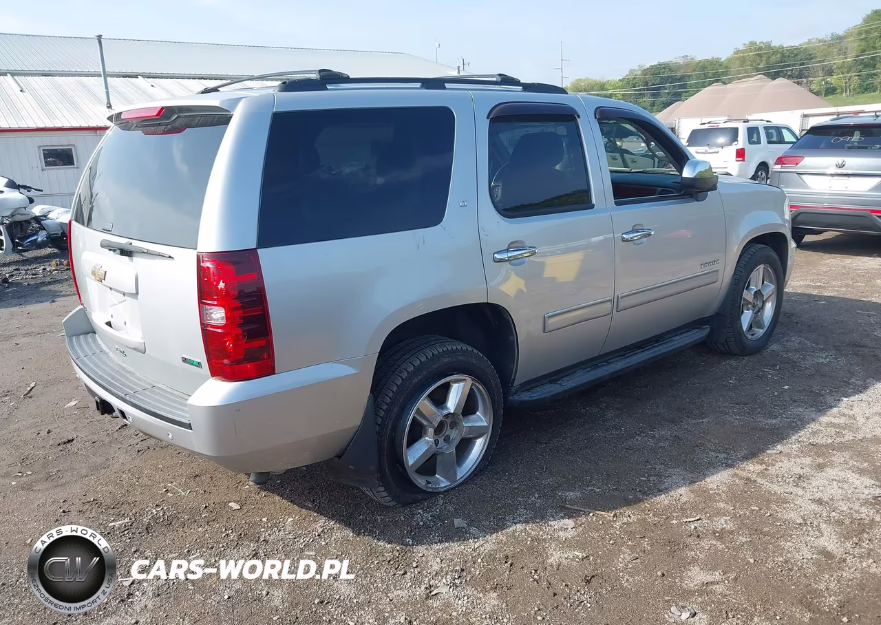 2010 Chevrolet Tahoe Lt VIN:1GNUCBE09AR182685 - 4