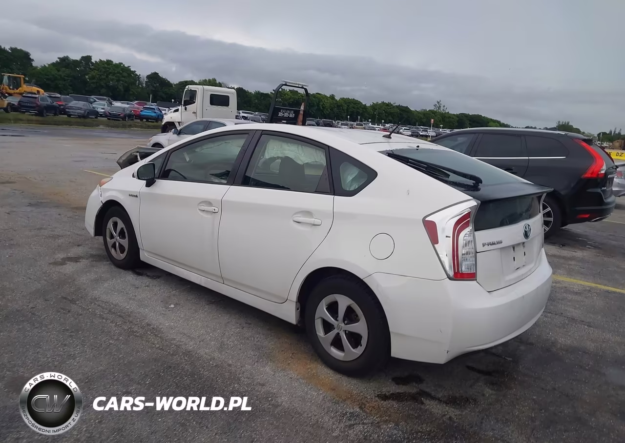 2013 Toyota Prius Two VIN:JTDKN3DU7D1620160 - 3