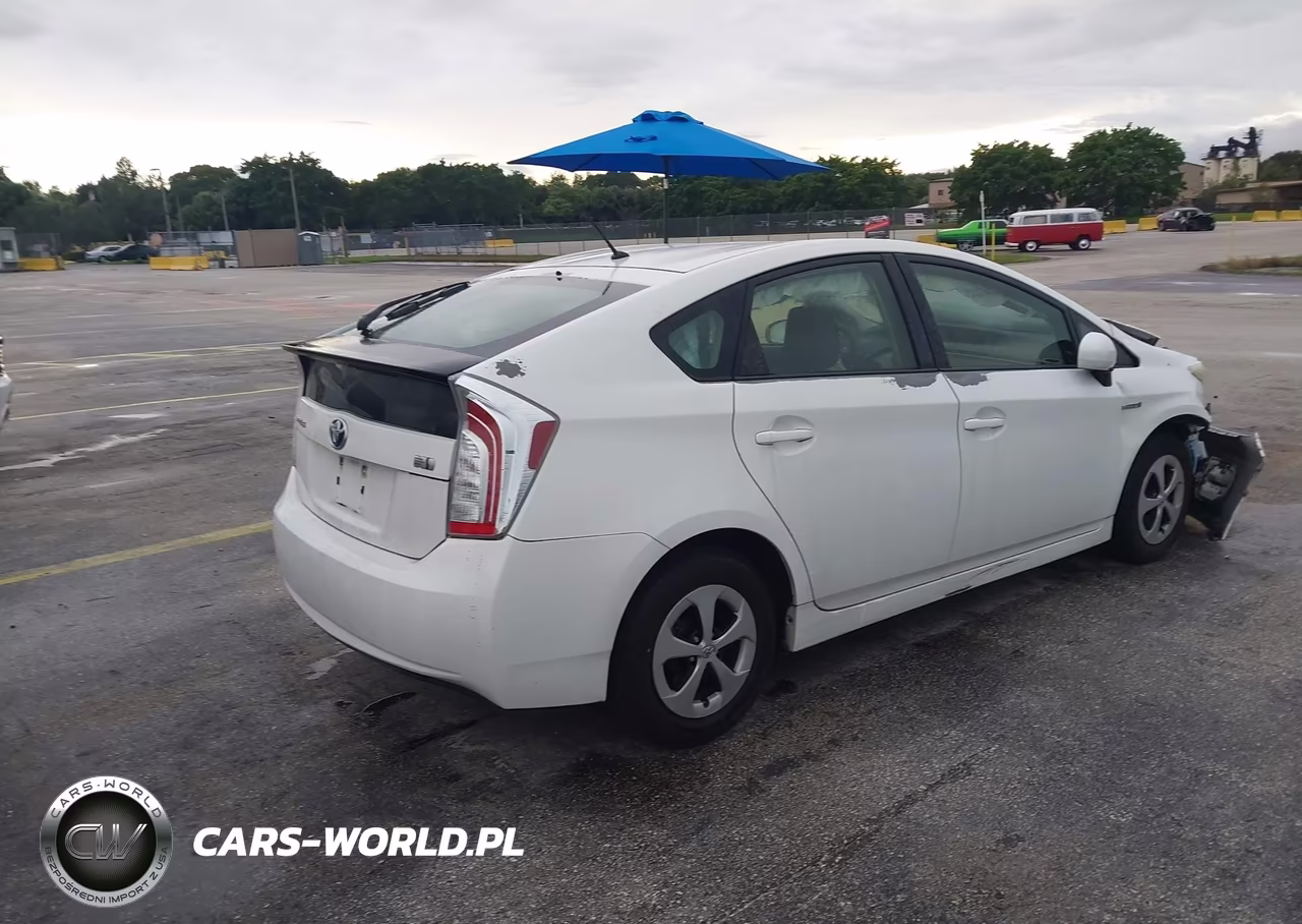 2013 Toyota Prius Two VIN:JTDKN3DU7D1620160 - 4