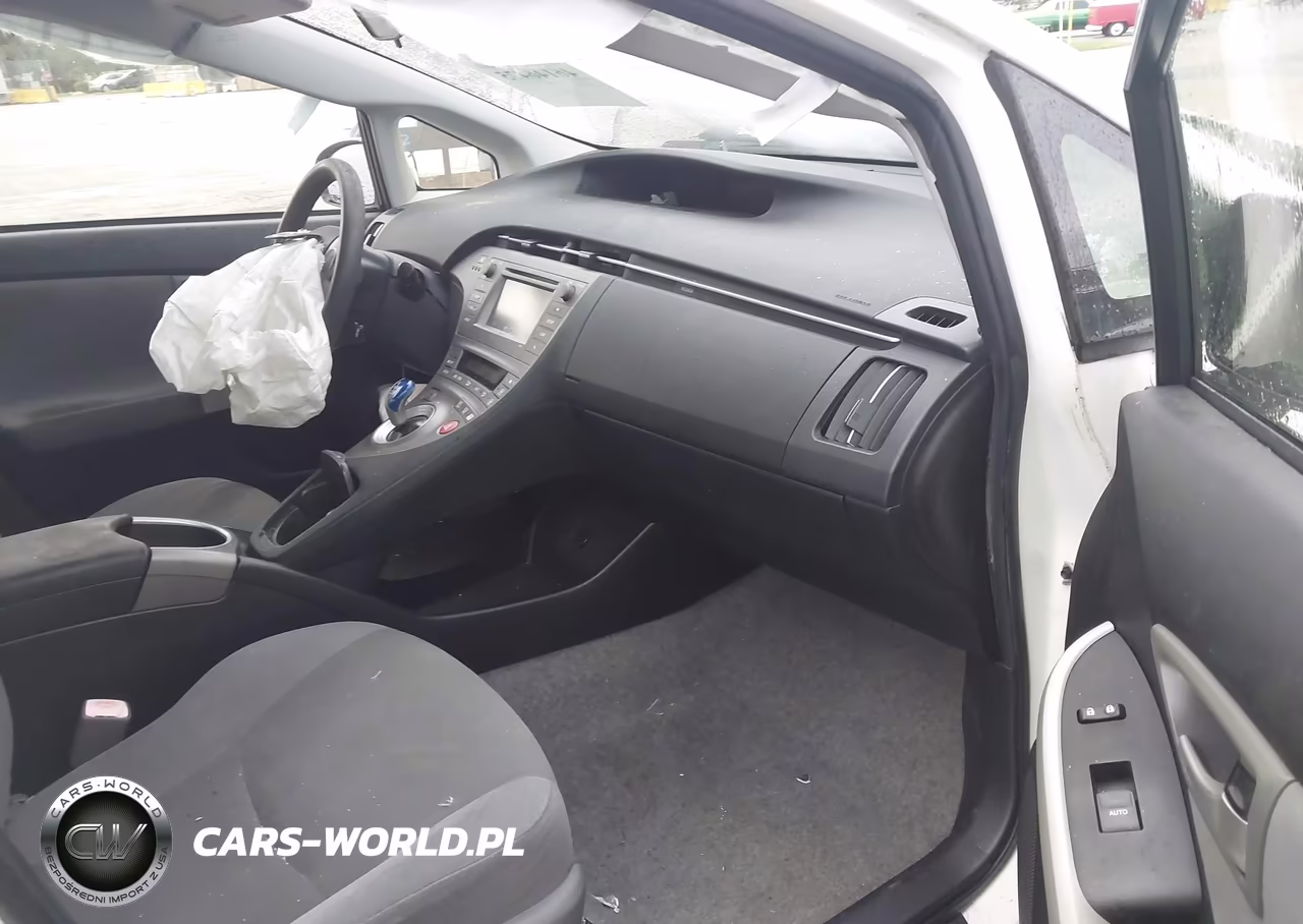 2013 Toyota Prius Two VIN:JTDKN3DU7D1620160 - 5