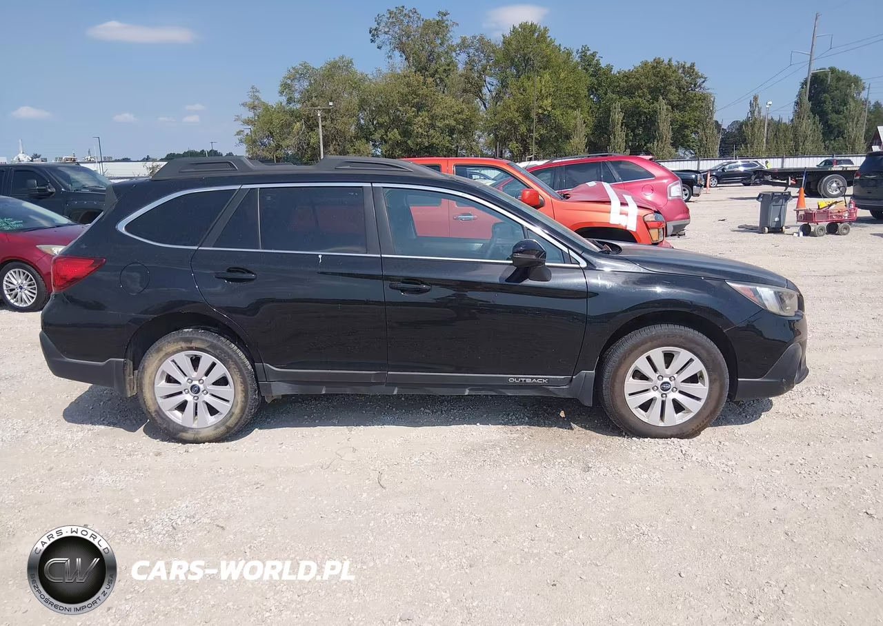 2018 Subaru Outback 2.5I Premium VIN:4S4BSAFC2J3368508 - 13