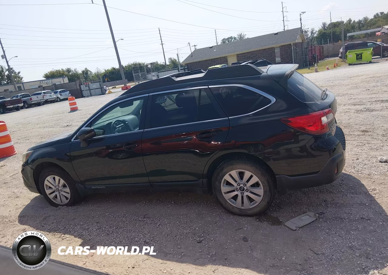 2018 Subaru Outback 2.5I Premium VIN:4S4BSAFC2J3368508 - 14