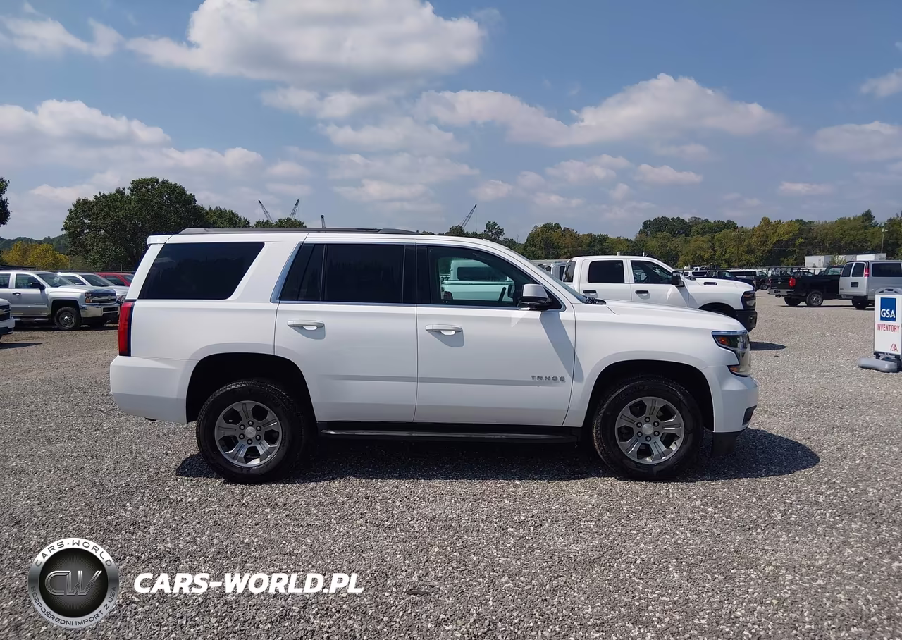 2018 Chevrolet Tahoe Ls VIN:1GNSKAEC2JR336491 - 14