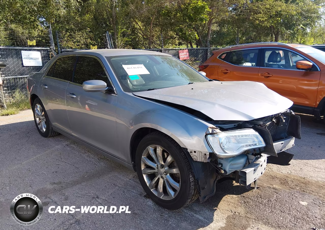2015 Chrysler 300 Limited VIN:2C3CCARG3FH842513 - 1