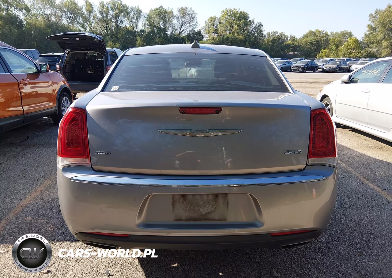 2015 Chrysler 300 Limited VIN:2C3CCARG3FH842513 - 17