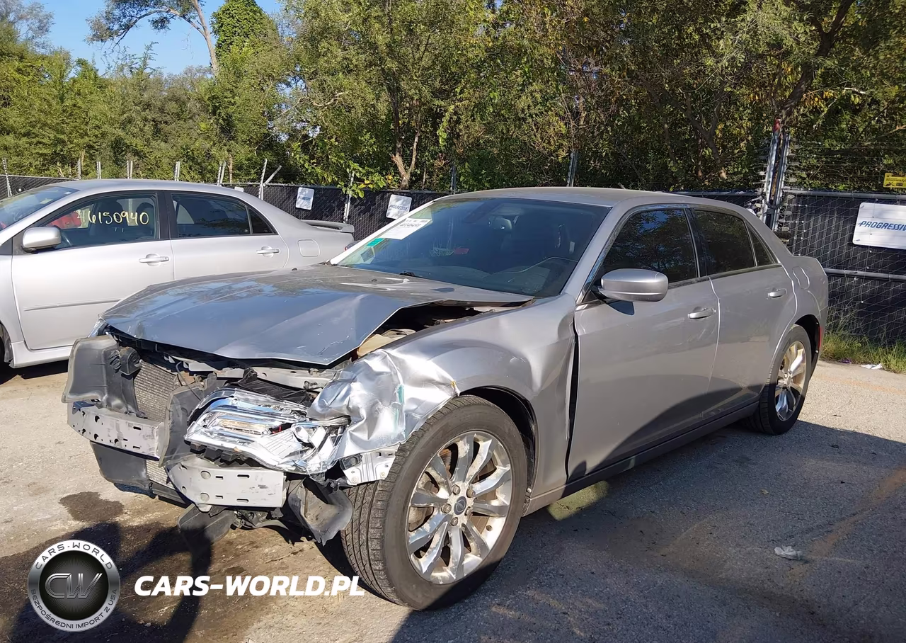 2015 Chrysler 300 Limited VIN:2C3CCARG3FH842513 - 2