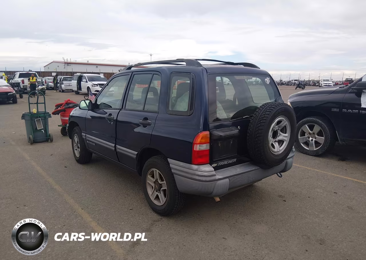 2002 Chevrolet Tracker Hard Top Base VIN:2CNBE13C026905835 - 3