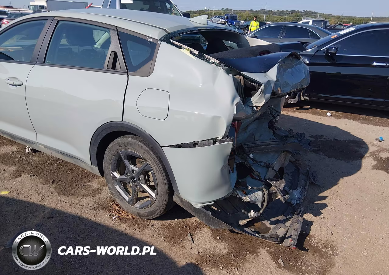 2025 Kia K4 Lxs VIN:3KPFT4DE4SE009115 - 17