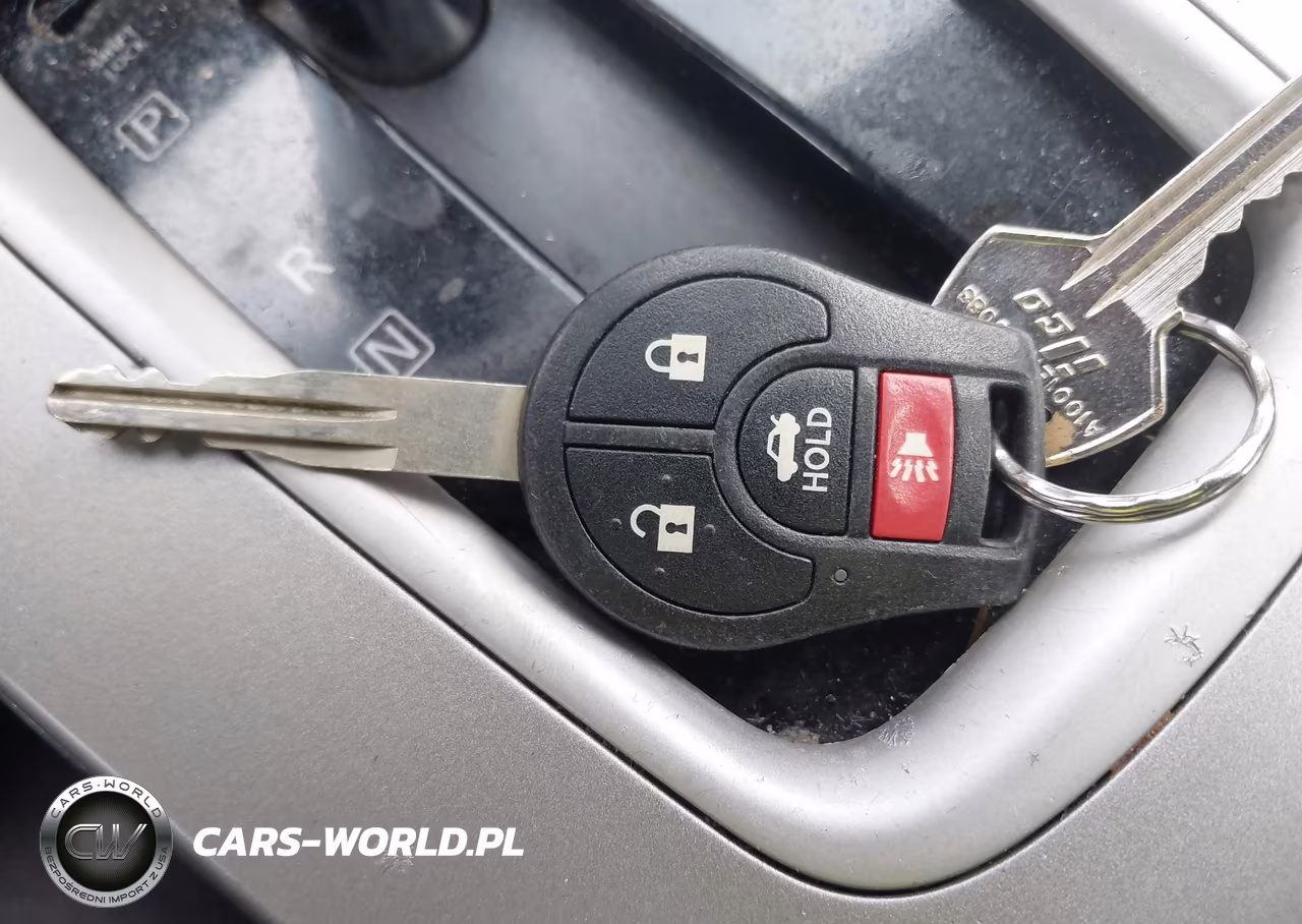 2015 Nissan Sentra S VIN:3N1AB7APXFY270809 - 11