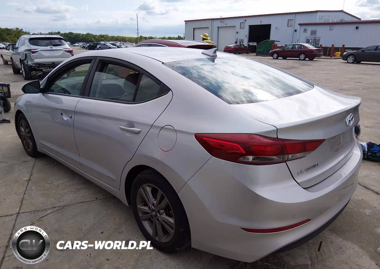 2018 Hyundai Elantra Sel VIN:5NPD84LF4JH294489 - 3