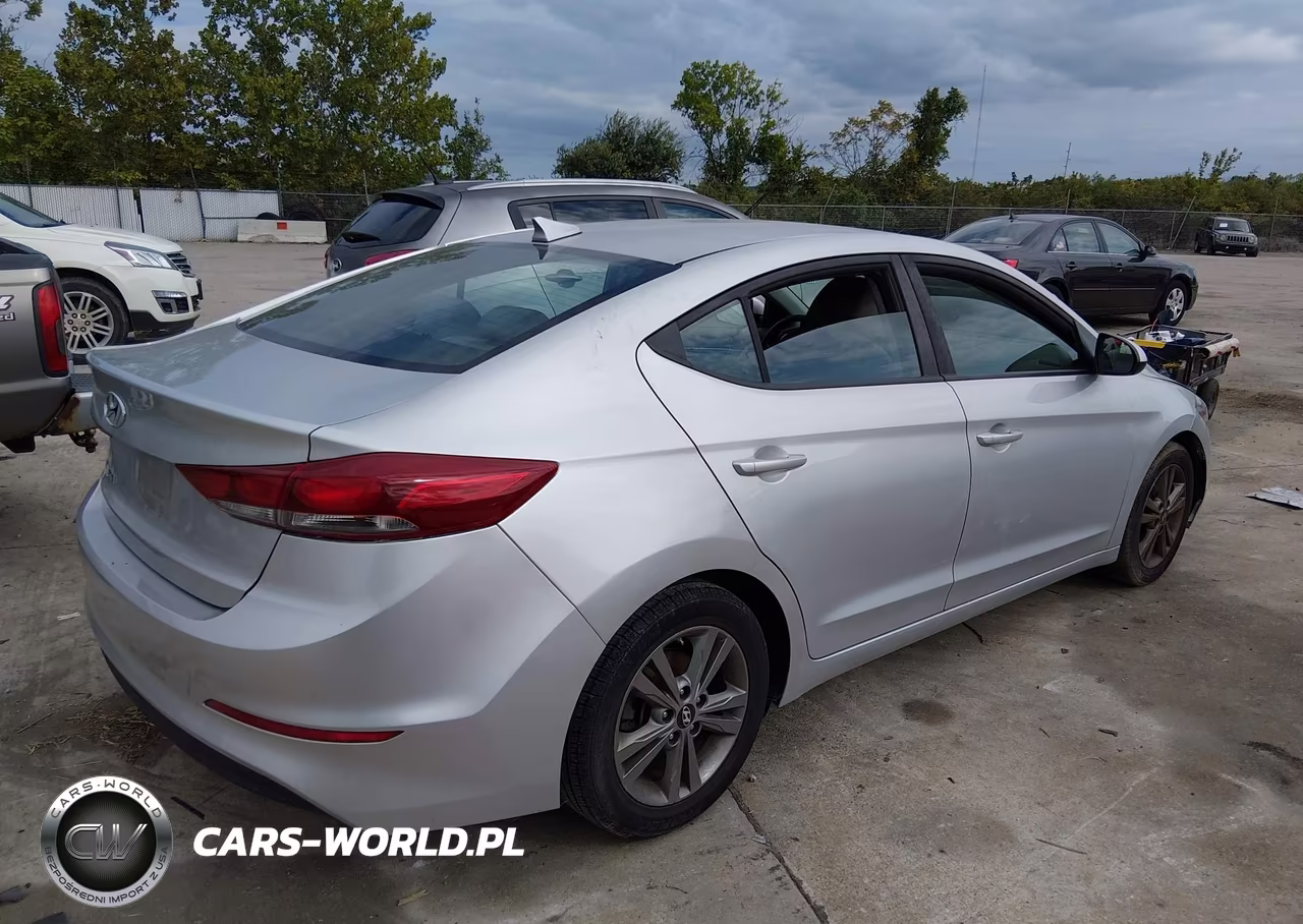 2018 Hyundai Elantra Sel VIN:5NPD84LF4JH294489 - 4