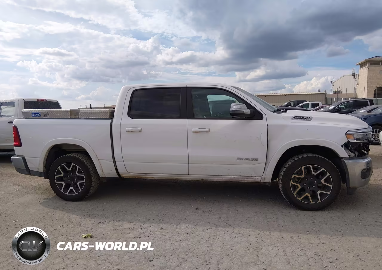 2026 Ram 1500 Laramie VIN:1C6SRFJP6TN309810 - 13