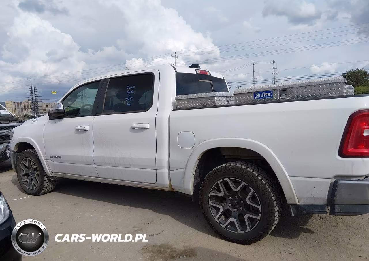 2026 Ram 1500 Laramie VIN:1C6SRFJP6TN309810 - 14
