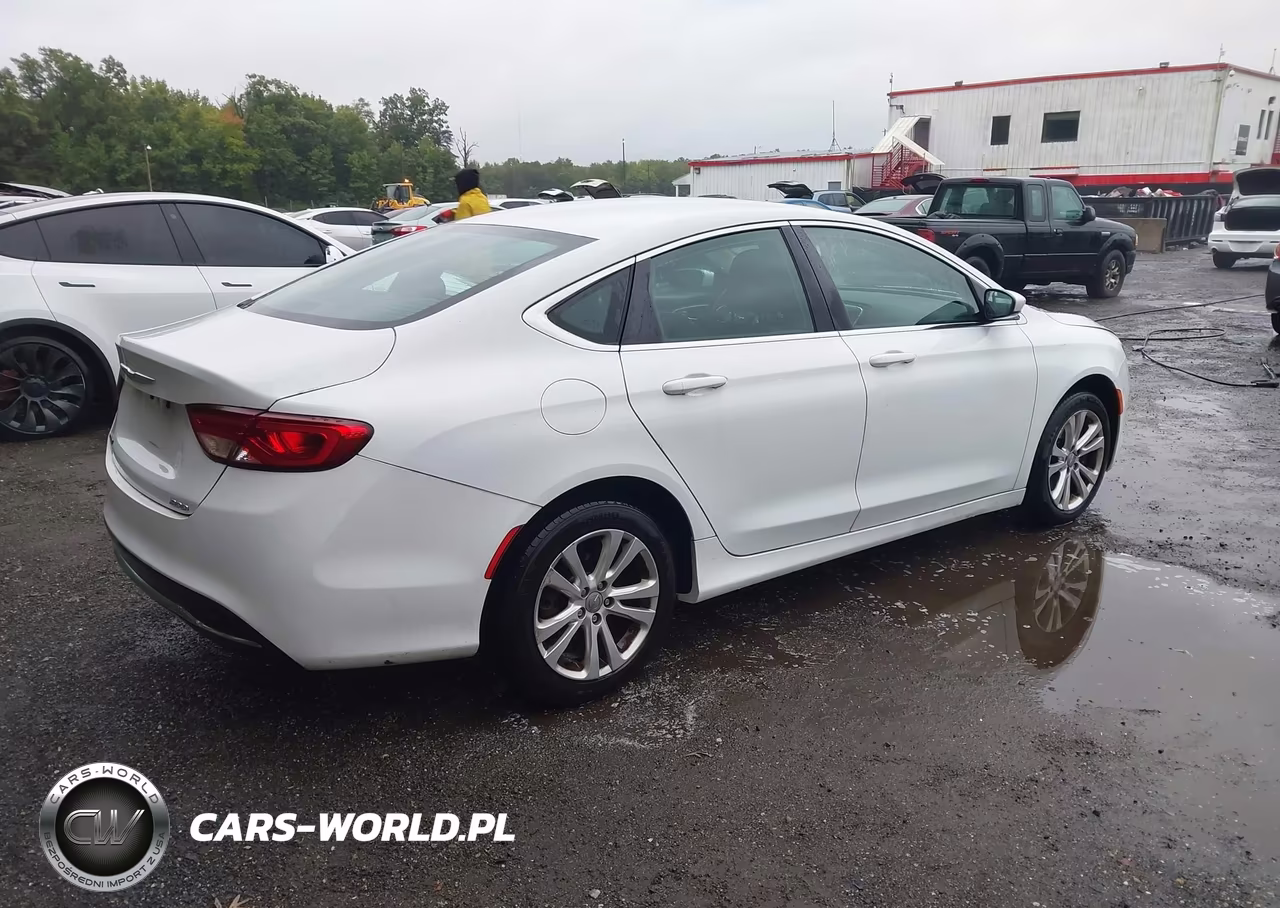 2015 Chrysler 200 Limited VIN:1C3CCCAB6FN571059 - 4