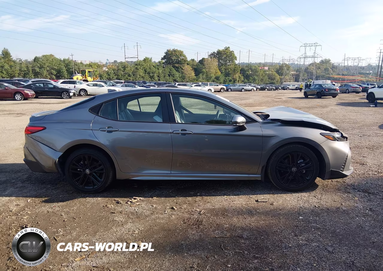 2026 Toyota Camry Se VIN:4T1DAACK6TU326587 - 12