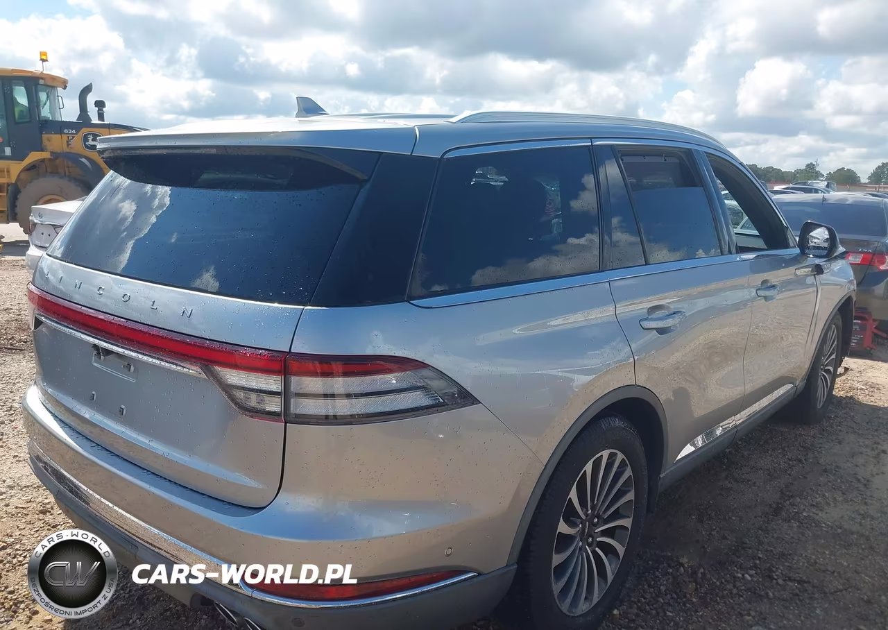 2020 Lincoln Aviator Reserve VIN:5LM5J7WC5LGL23817 - 4