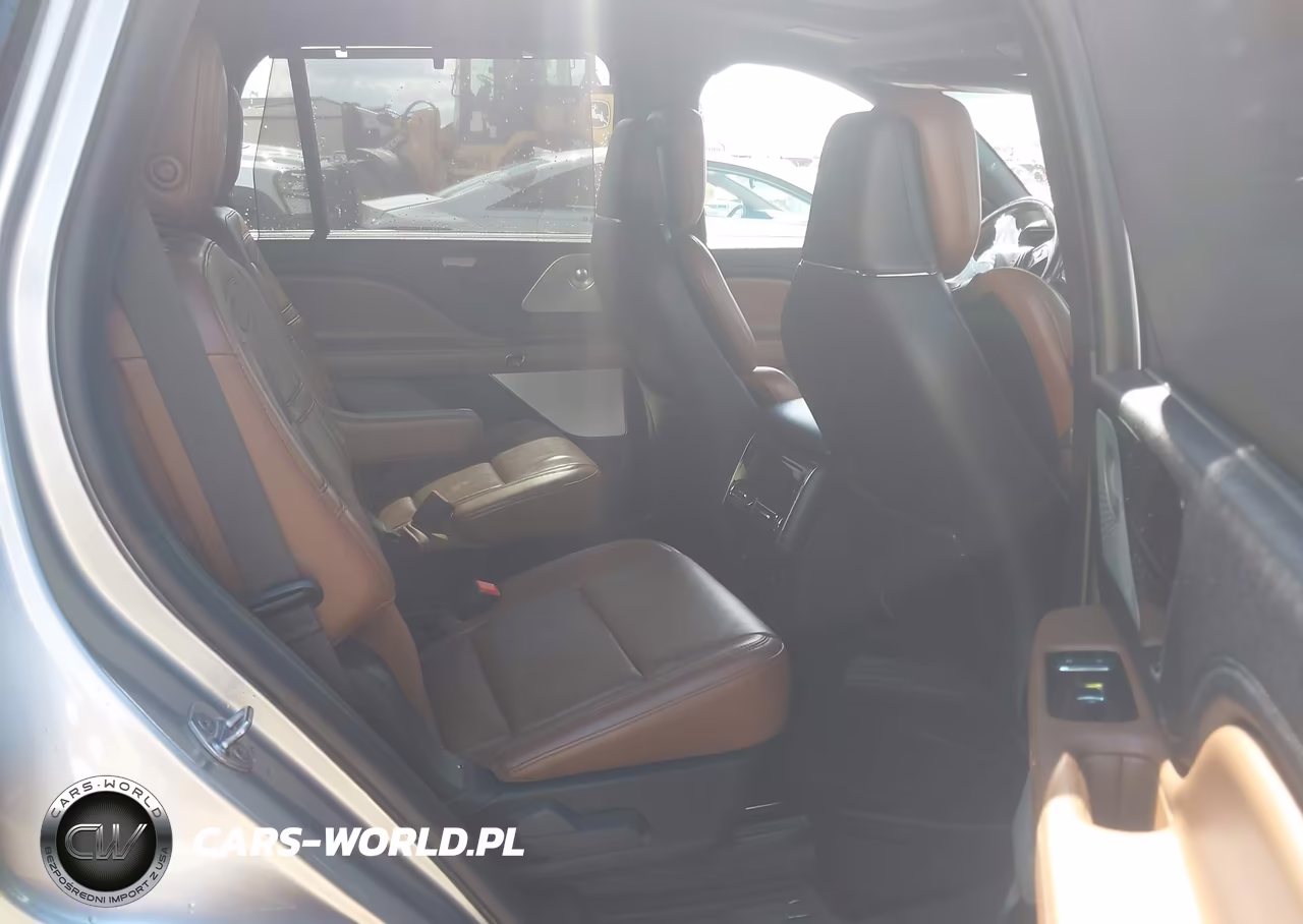 2020 Lincoln Aviator Reserve VIN:5LM5J7WC5LGL23817 - 8