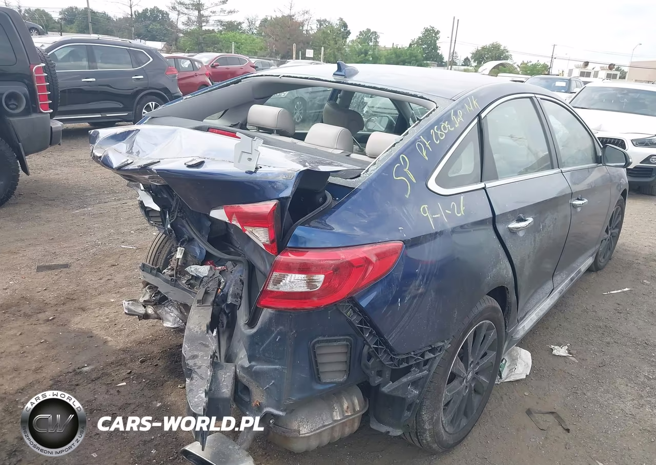 2016 Hyundai Sonata Sport VIN:5NPE34AF7GH416275 - 4