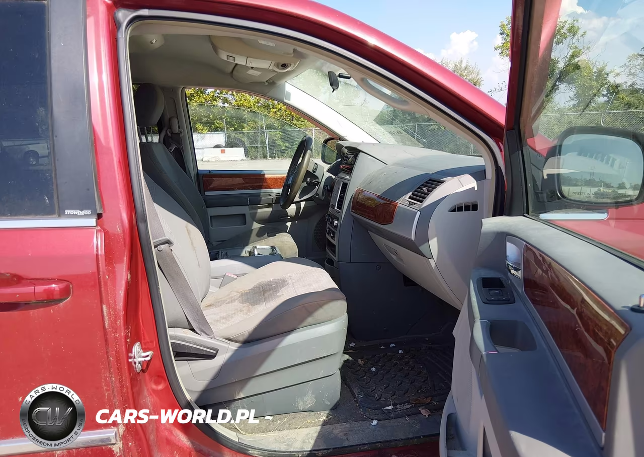 2009 Chrysler Town & Country Touring VIN:2A8HR54169R520935 - 5