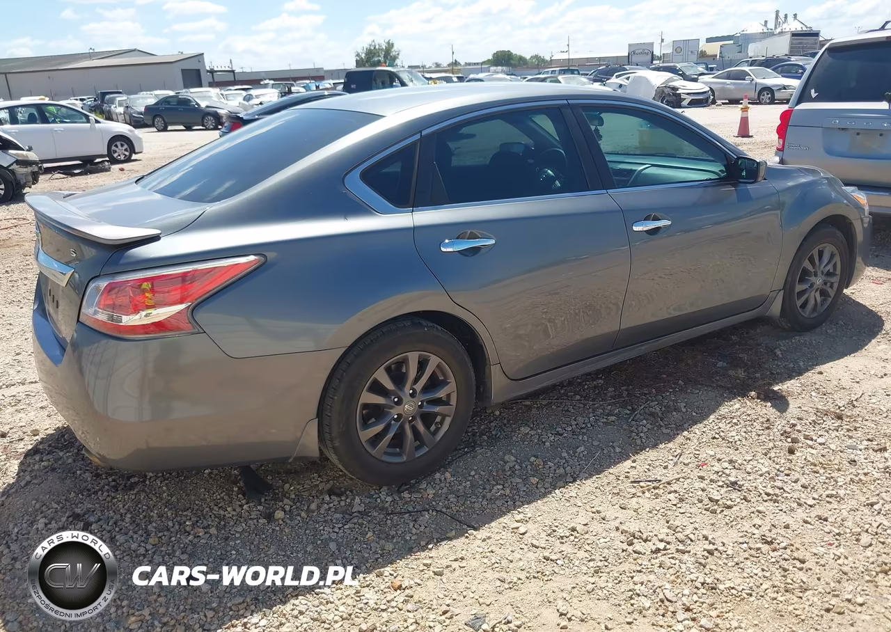 2015 Nissan Altima 2.5 S VIN:1N4AL3AP1FN404998 - 4