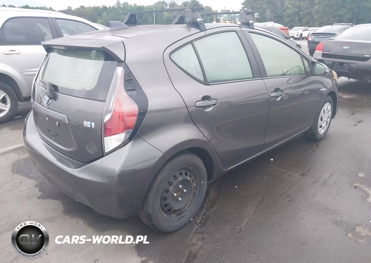 2016 Toyota Prius C Two VIN:JTDKDTB3XG1130992 - 4