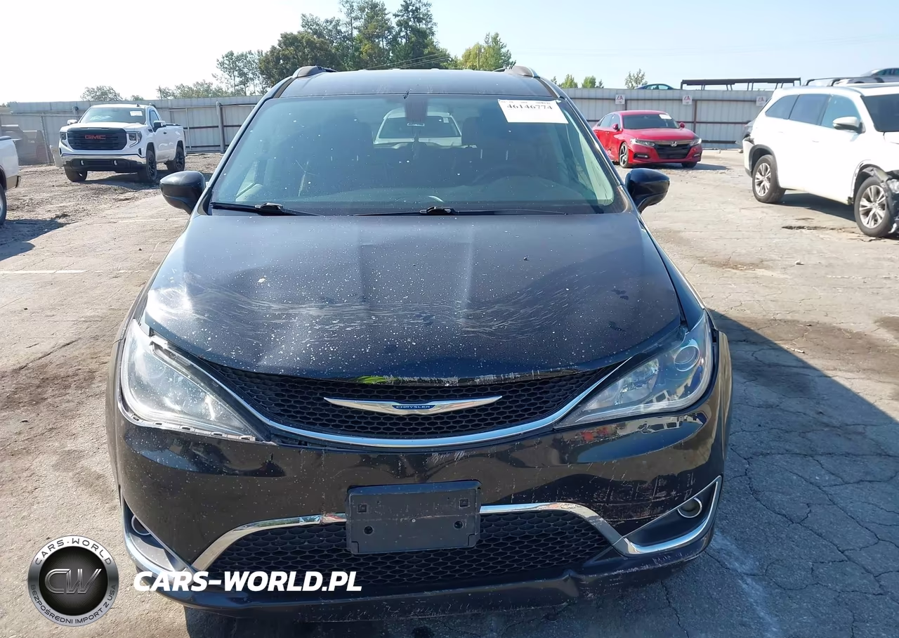 2018 Chrysler Pacifica Touring L Plus VIN:2C4RC1EG4JR226656 - 12
