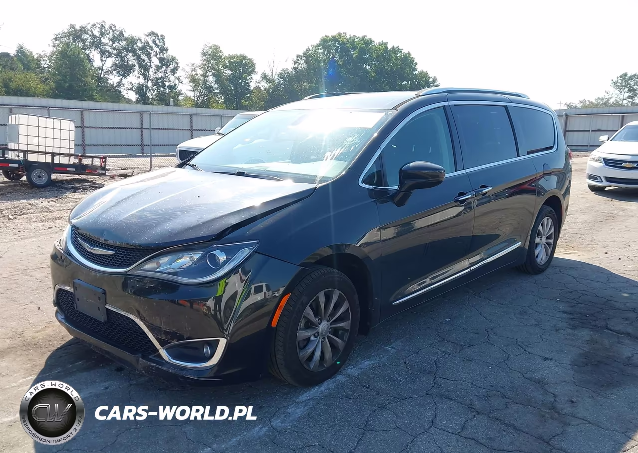 2018 Chrysler Pacifica Touring L Plus VIN:2C4RC1EG4JR226656 - 2