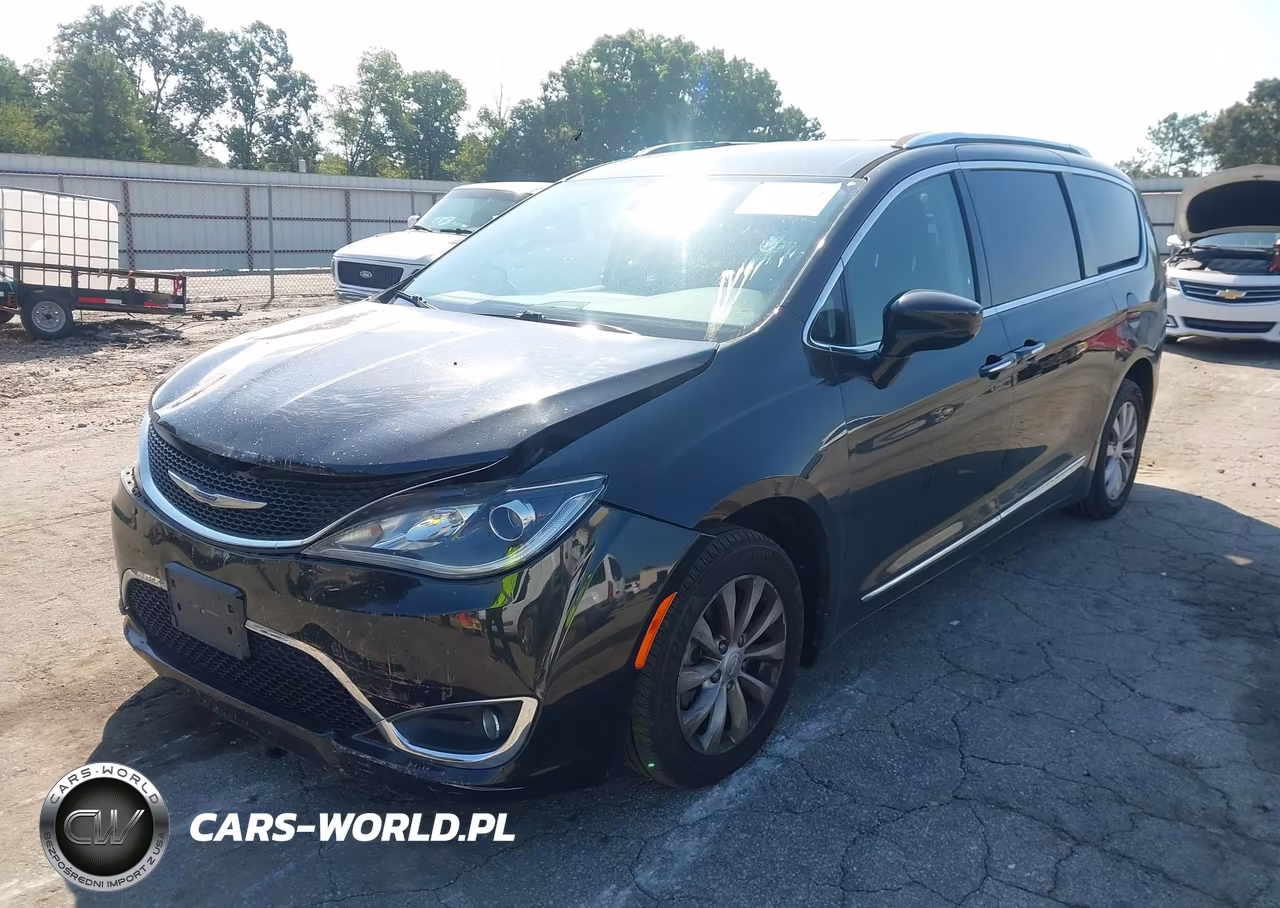 2018 Chrysler Pacifica Touring L Plus VIN:2C4RC1EG4JR226656 - 6