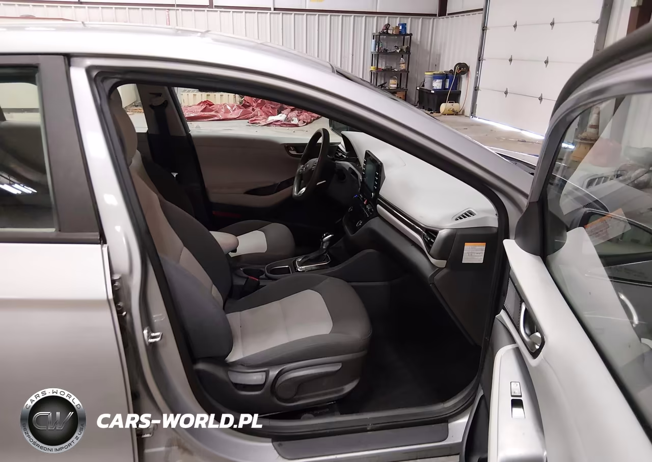 2020 Hyundai Ioniq Hybrid Blue VIN:KMHC65LC9LU220681 - 5