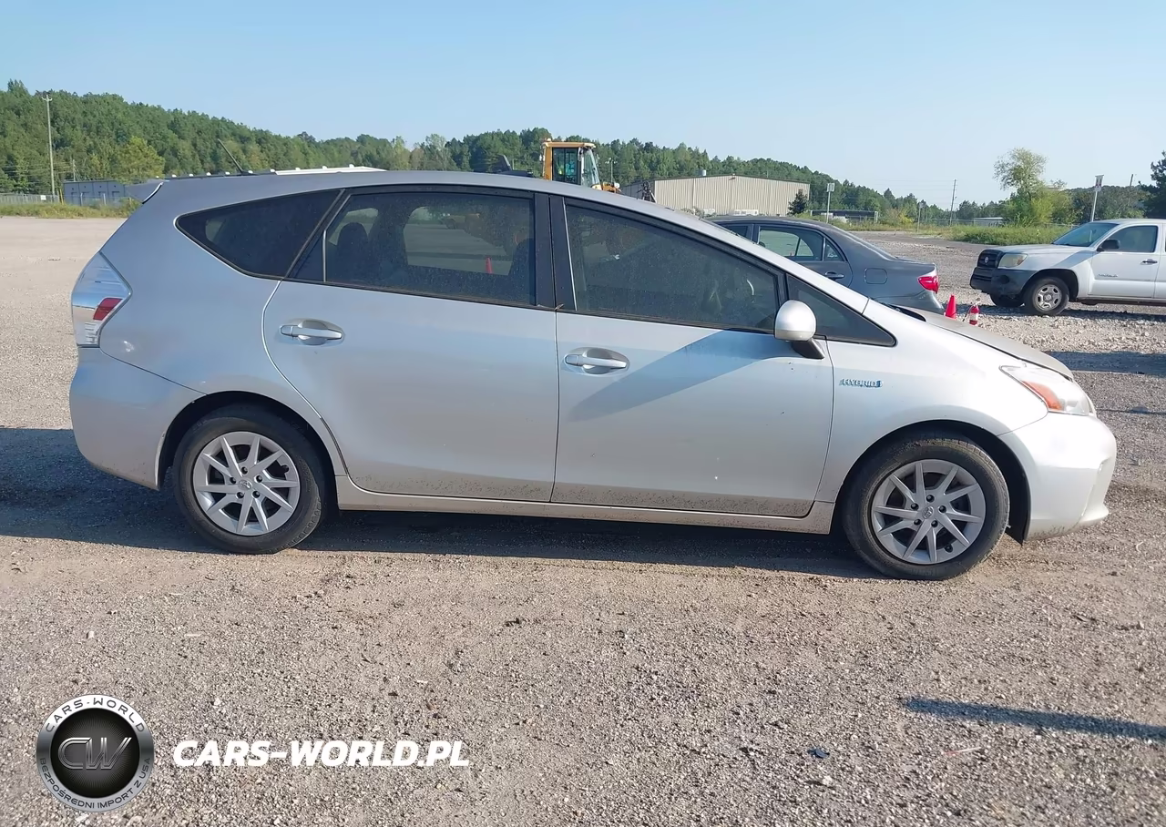 2012 Toyota Prius V Three VIN:JTDZN3EU8C3154755 - 14