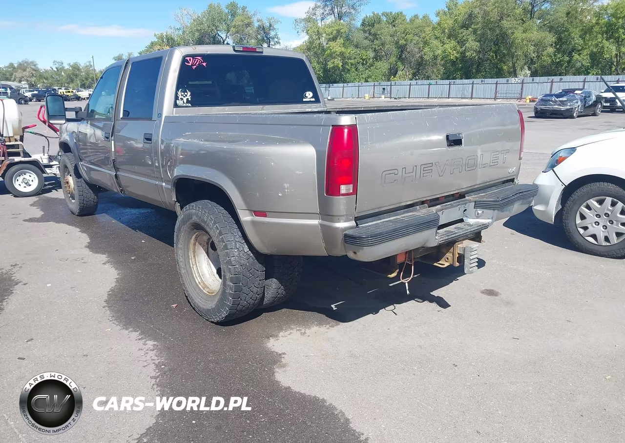 2000 Chevrolet K3500 VIN:1GCHK33J9YF444621 - 3